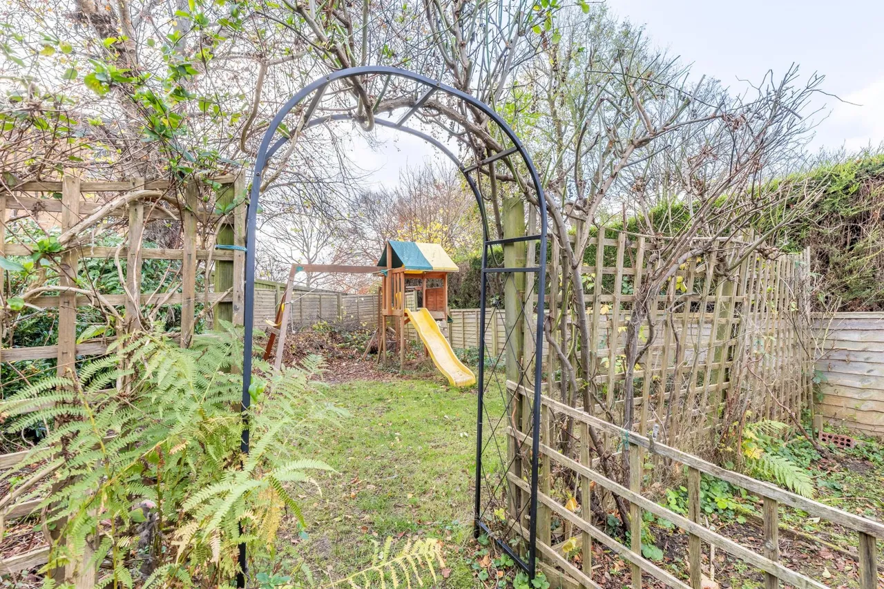 Gledhow Park Avenue, Chapel Allerton, LS7, photo 12