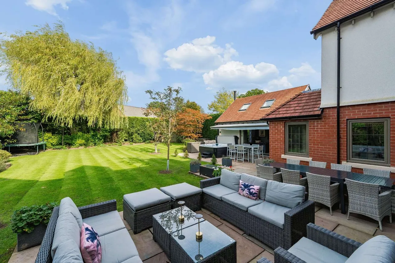Adlington Road, Wilmslow, SK9, photo 24