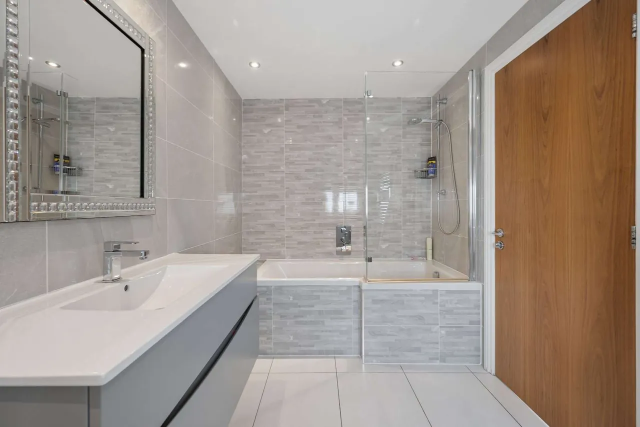 Adlington Road, Wilmslow, SK9, photo 18