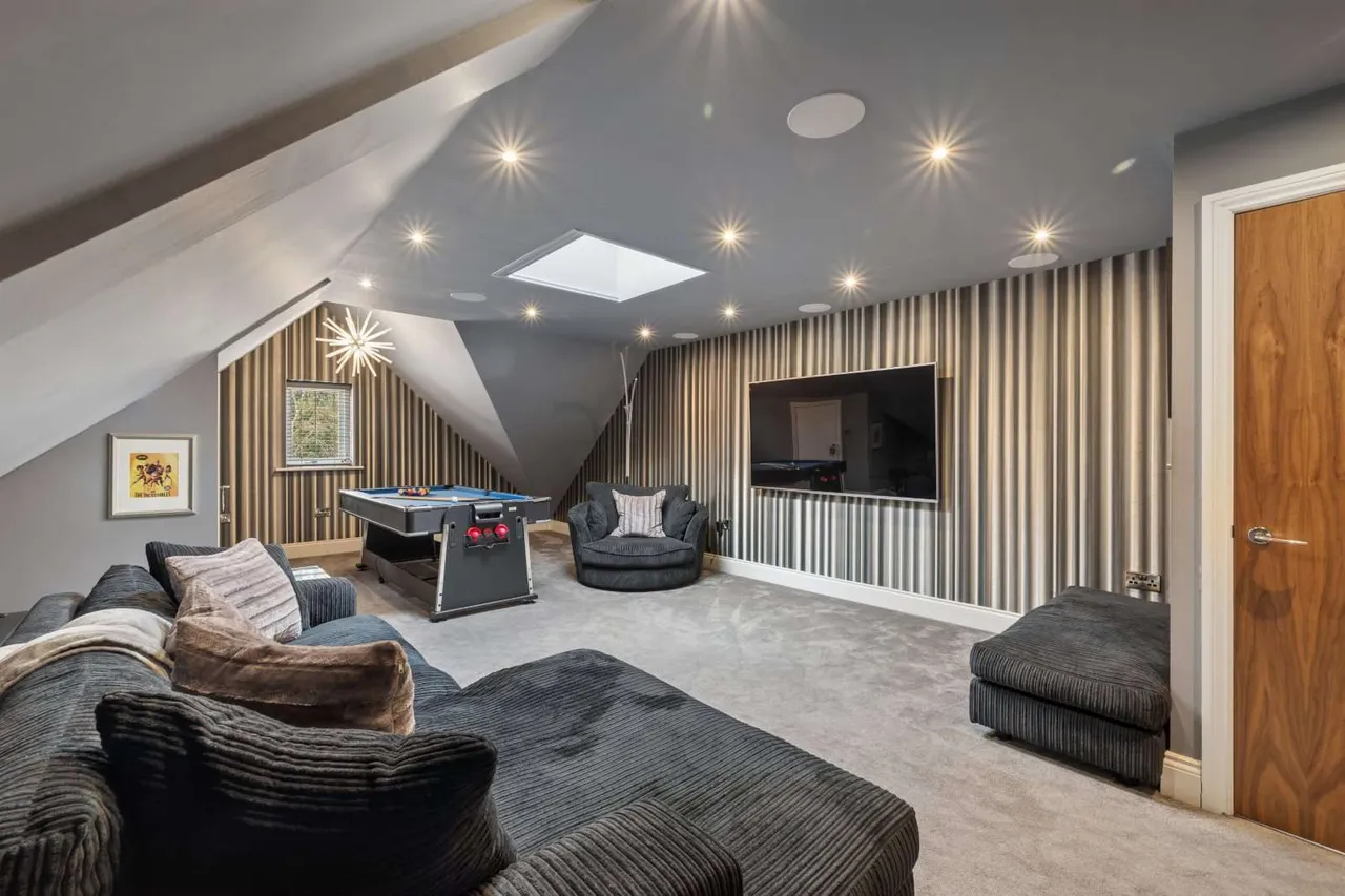 Adlington Road, Wilmslow, SK9, photo 19