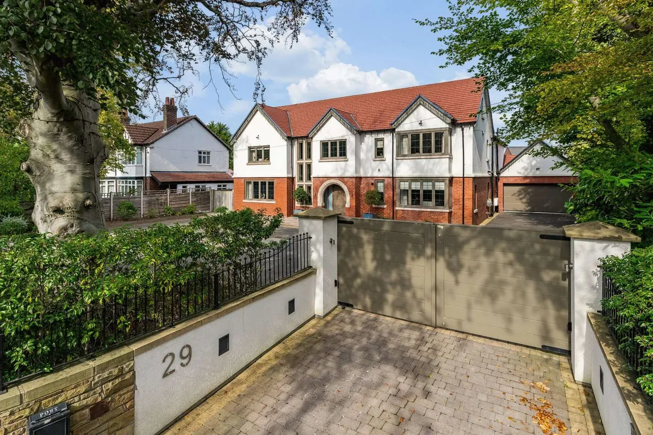 8 bed house for sale, Adlington Road, Wilmslow, SK9