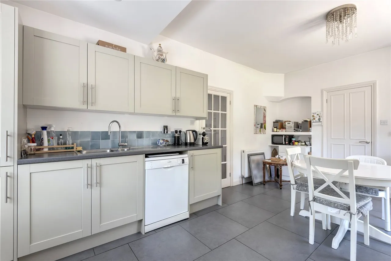 Gloucester Road, Hampton, TW12 2UH, photo 8