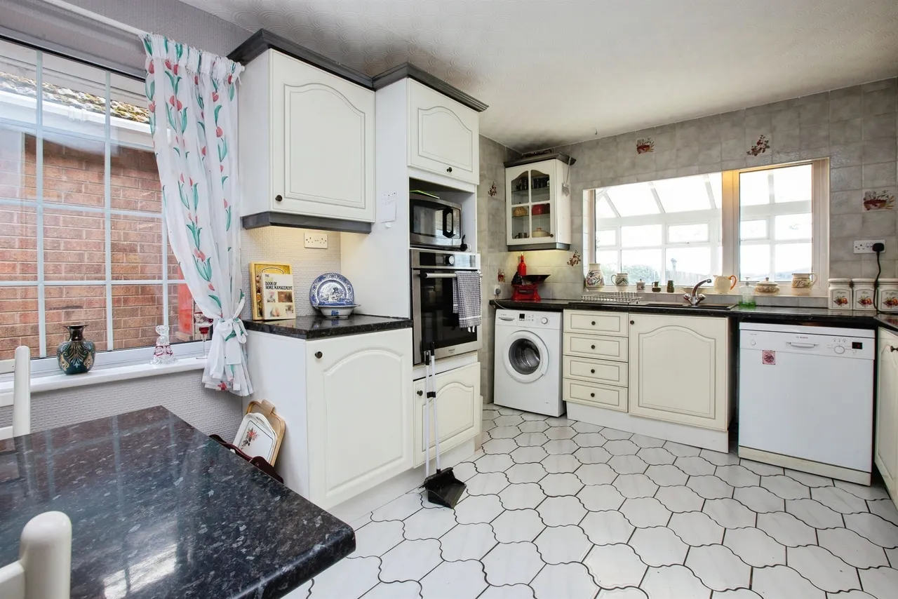 Commons Close, Newthorpe, NG16, photo 7