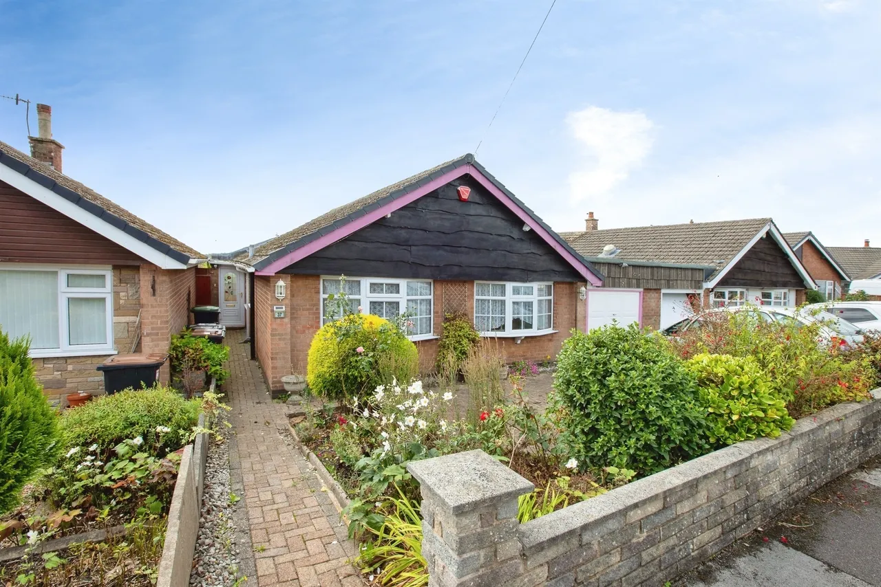 3 bed house for sale, Commons Close, Newthorpe, NG16