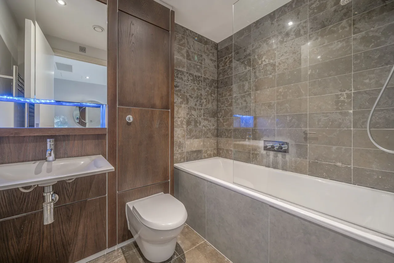 Apartment 702, 1 Palace Street, London, photo 12