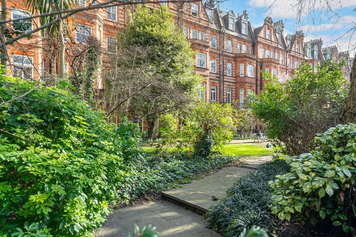 Sloane Gardens, London, SW1W, photo 18