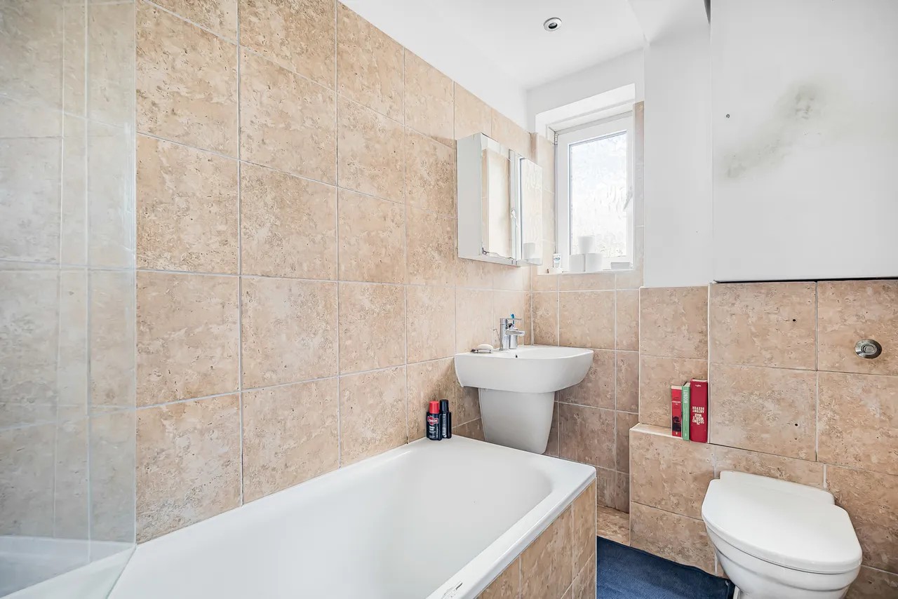Upper Richmond Road, London, SW15, photo 13