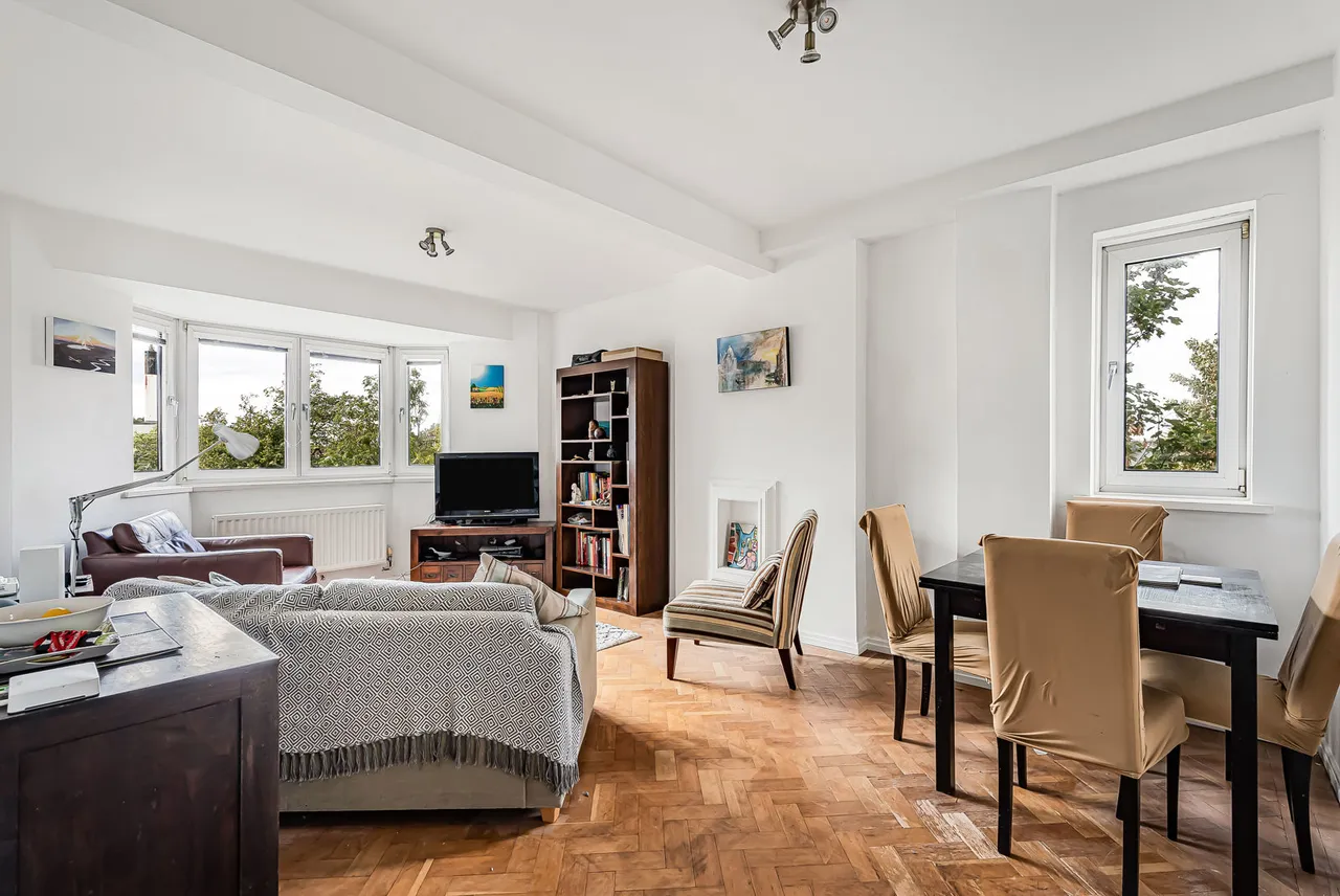 Upper Richmond Road, London, SW15, photo 6