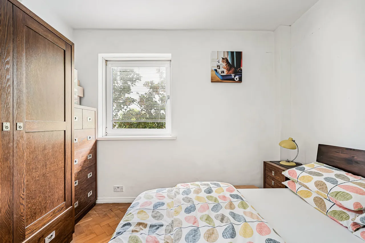Upper Richmond Road, London, SW15, photo 12