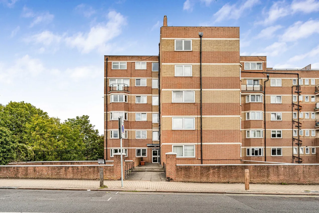 Upper Richmond Road, London, SW15, photo 14