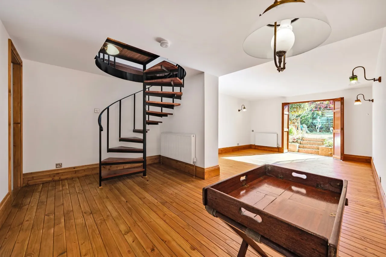 3 bed house to rent, Leighton Road, London, NW5