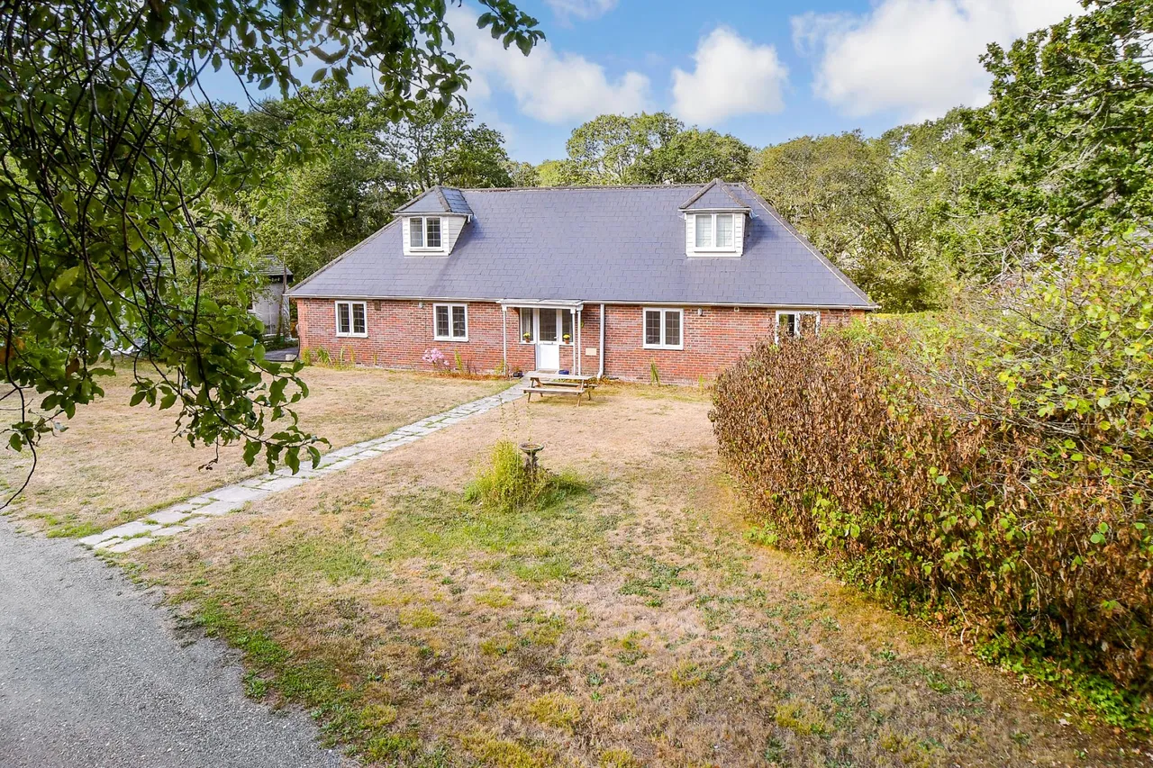 5 bed house for sale, Fishbourne, PO33