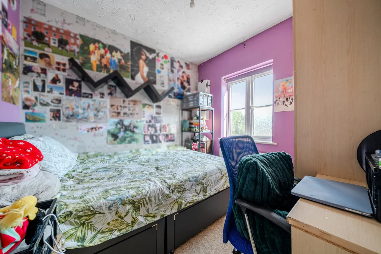 Newacres Road, SE28, photo 14