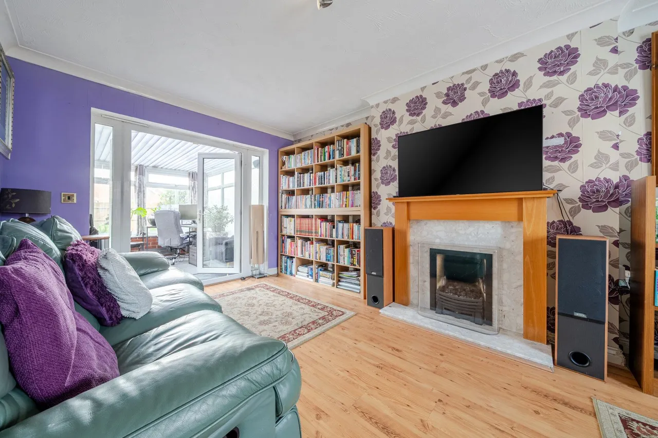 Newacres Road, SE28, photo 20