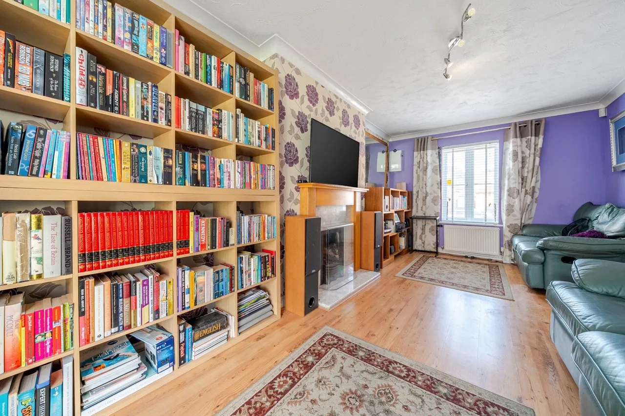 Newacres Road, SE28, photo 13