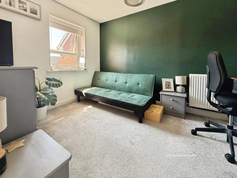 Cromwell Avenue, East Cowes, PO32, photo 9