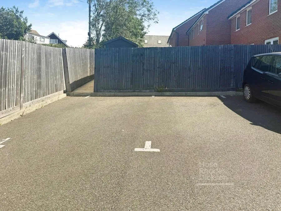 Cromwell Avenue, East Cowes, PO32, photo 14