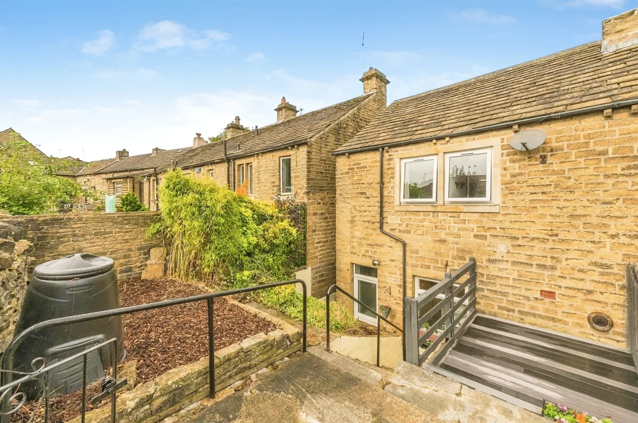 Meltham Road, Netherton, HD4, photo 9
