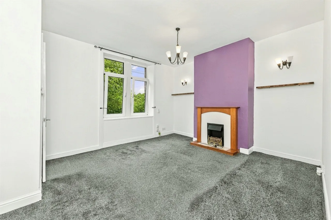 Meltham Road, Netherton, HD4, photo 2