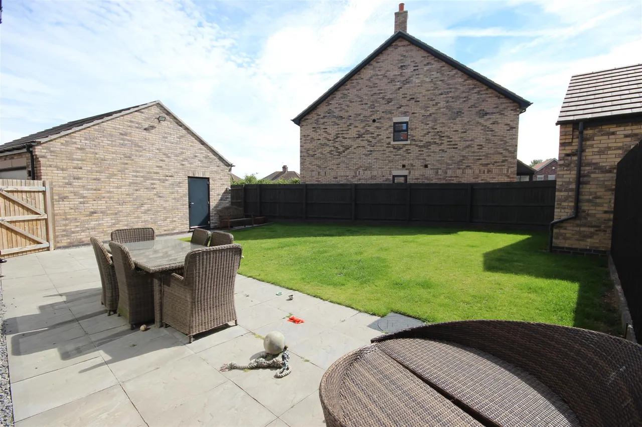 Eyre Grove, Hull Road, Hornsea, photo 31