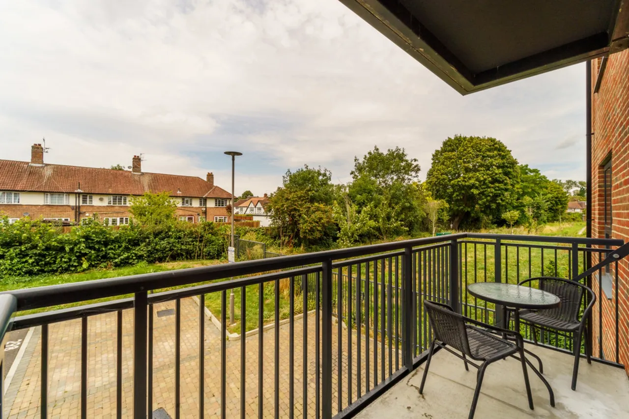 Pitcher Lane, Ashford, TW15, photo 2
