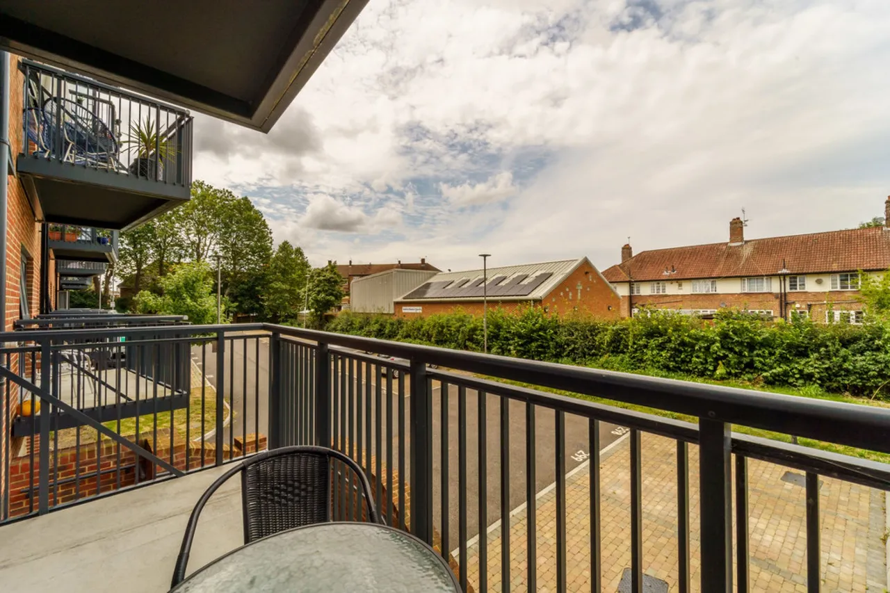 Pitcher Lane, Ashford, TW15, photo 12