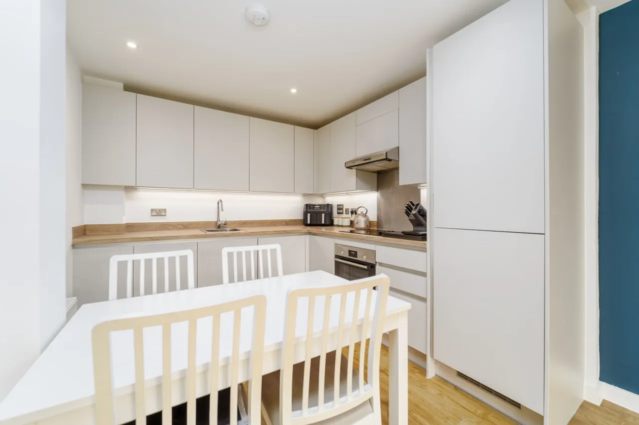 Pitcher Lane, Ashford, TW15, photo 4