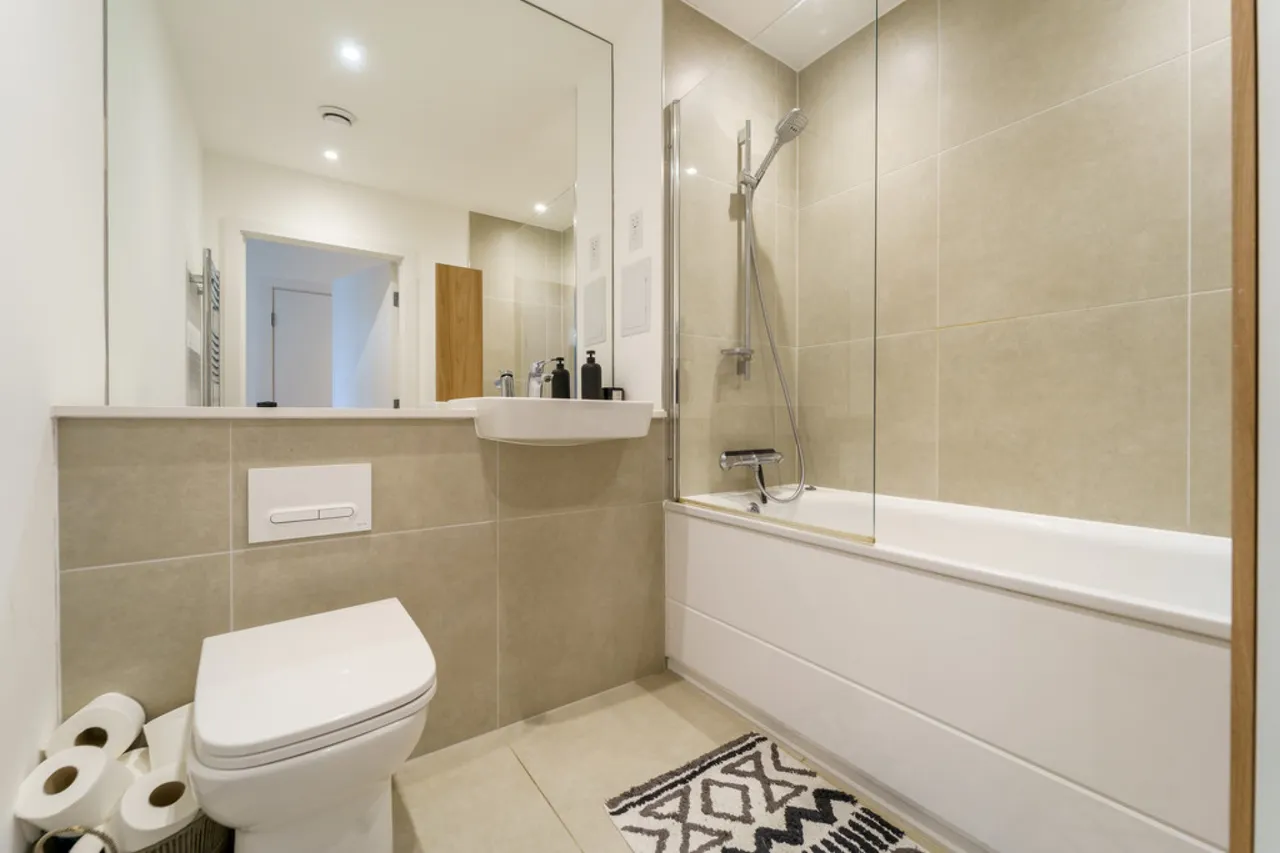 Pitcher Lane, Ashford, TW15, photo 8