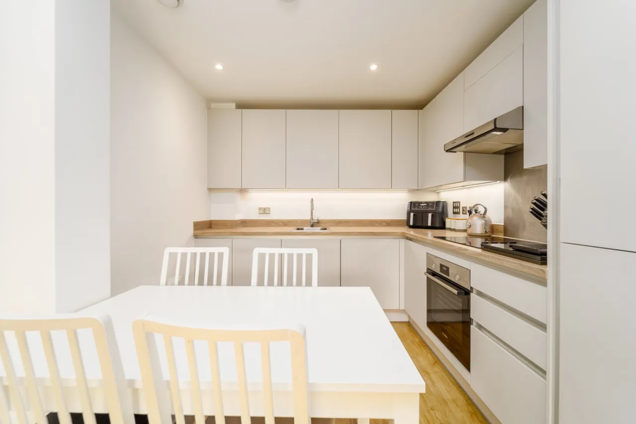 Pitcher Lane, Ashford, TW15, photo 5