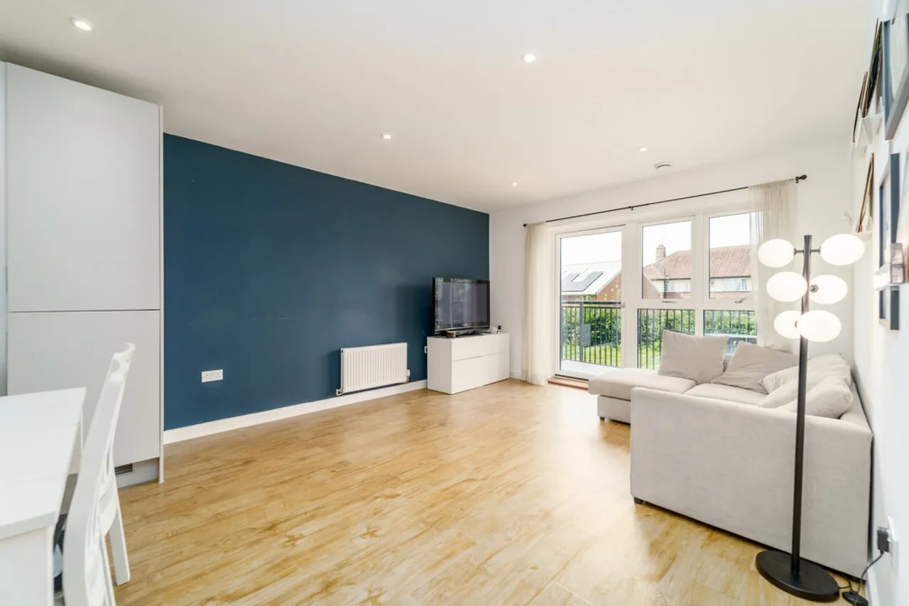 1 bed flat for sale, Pitcher Lane, Ashford, TW15