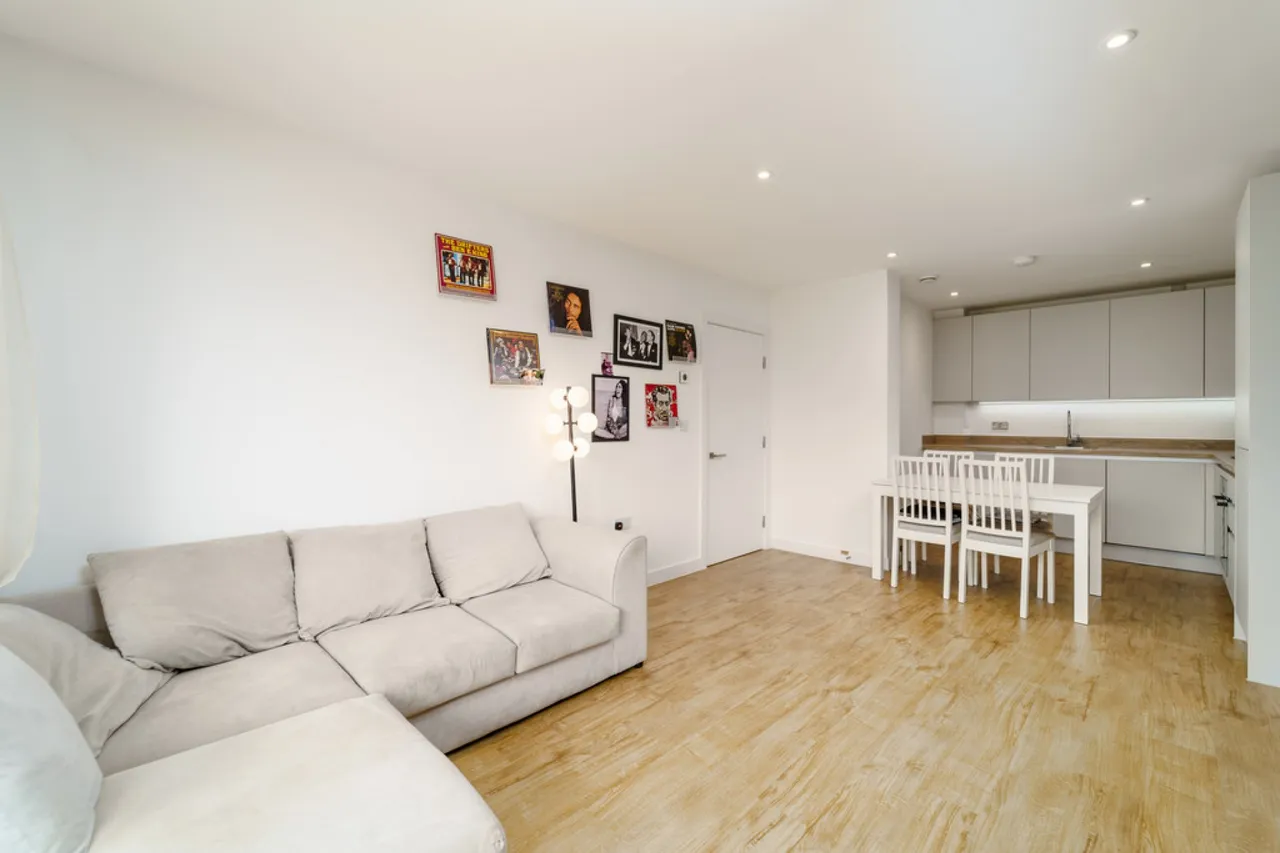 Pitcher Lane, Ashford, TW15, photo 6