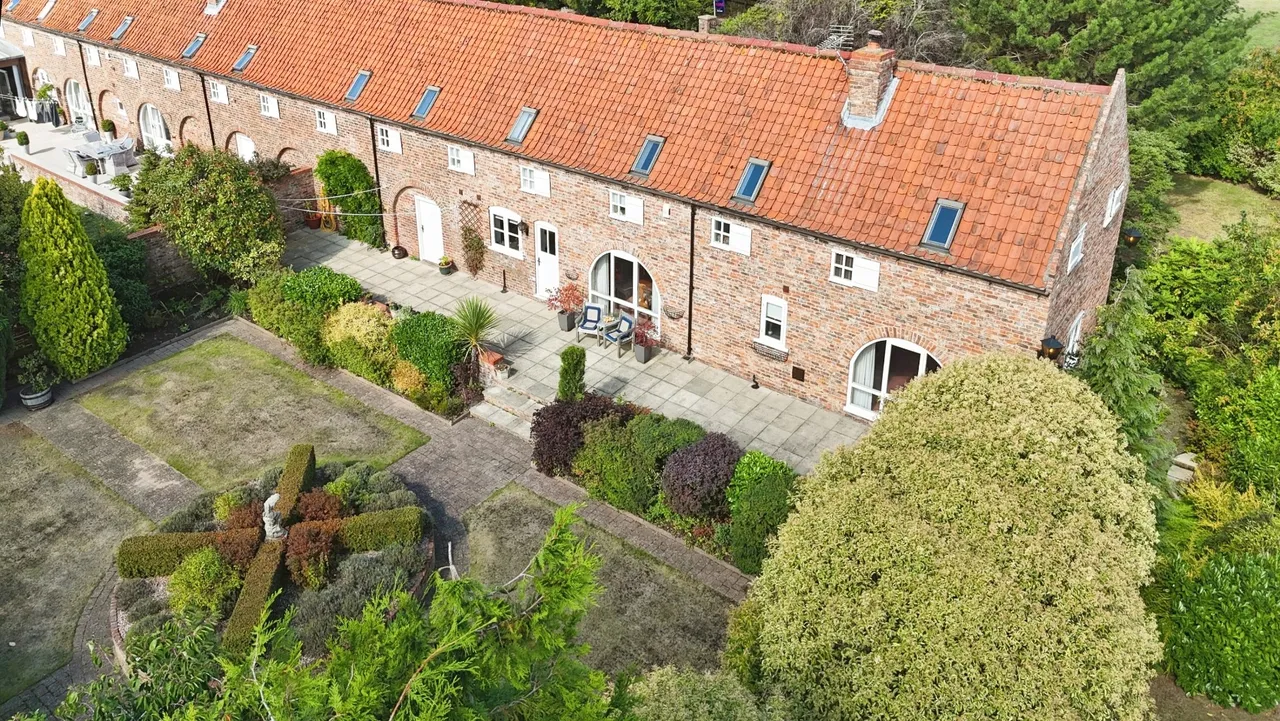 Camerton Hall Lane, Camerton, HU12, photo 6