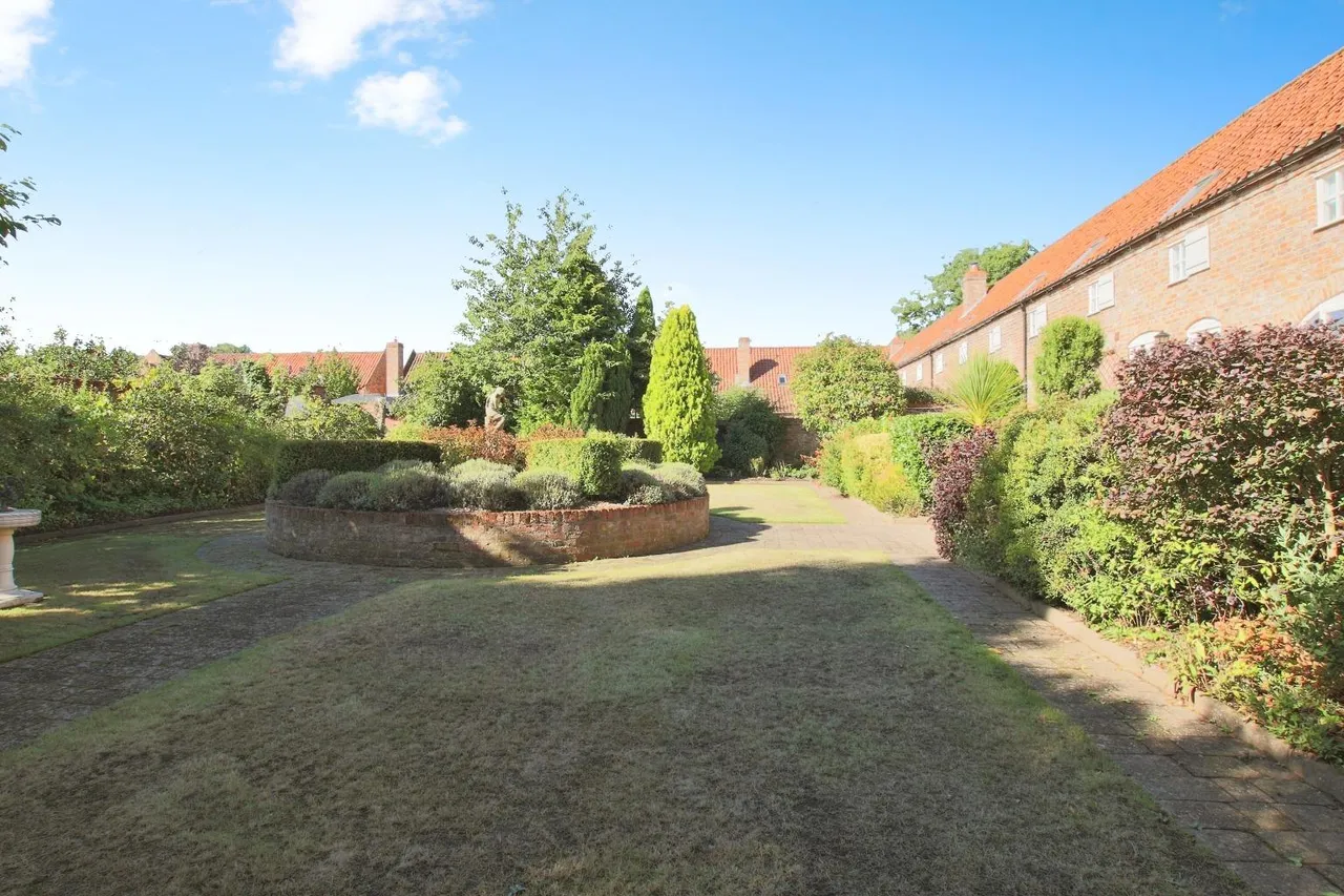 Camerton Hall Lane, Camerton, HU12, photo 26