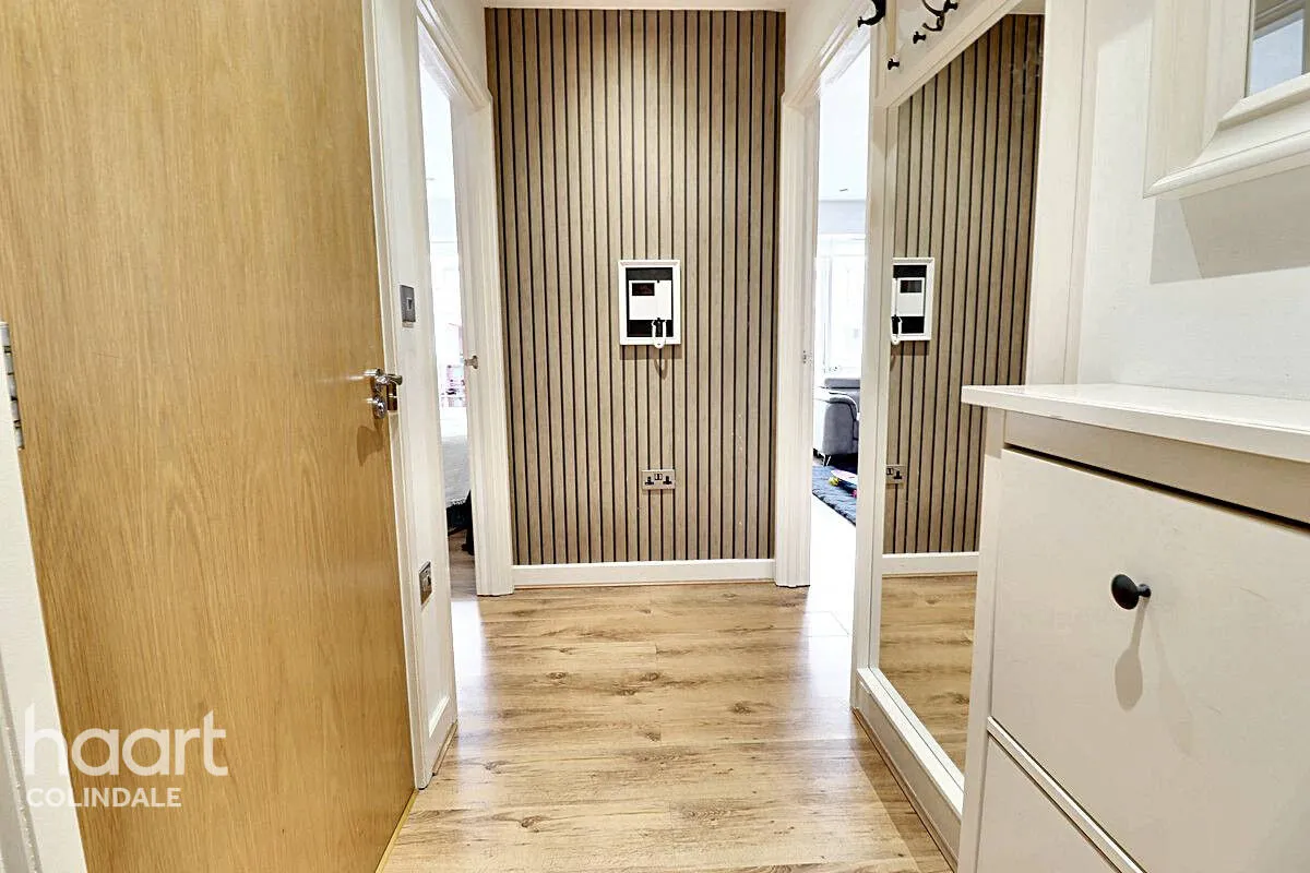 Boulevard Drive, NW9, photo 2