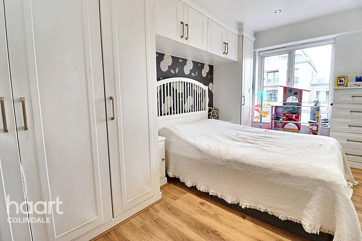 Boulevard Drive, NW9, photo 8