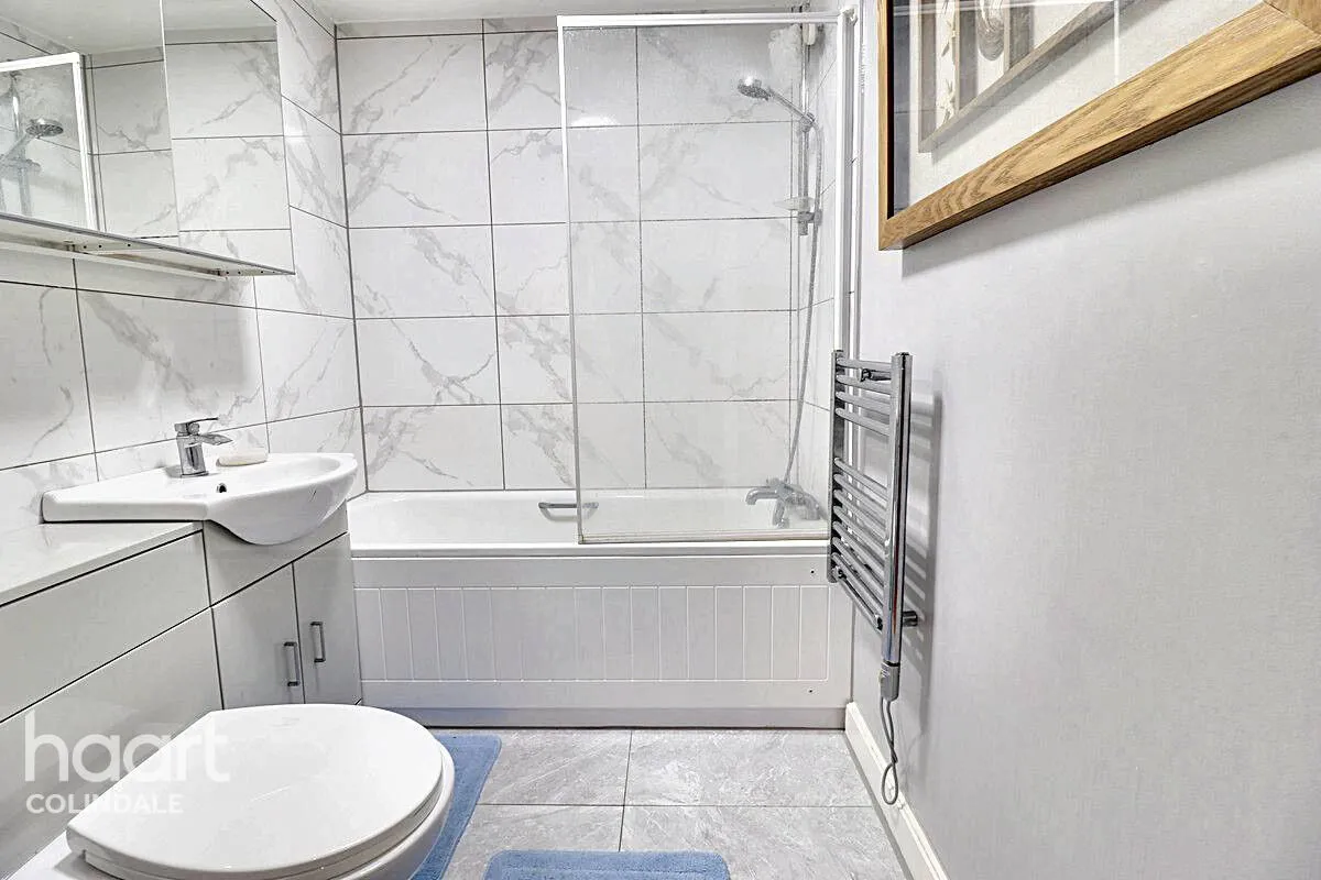 Boulevard Drive, NW9, photo 9