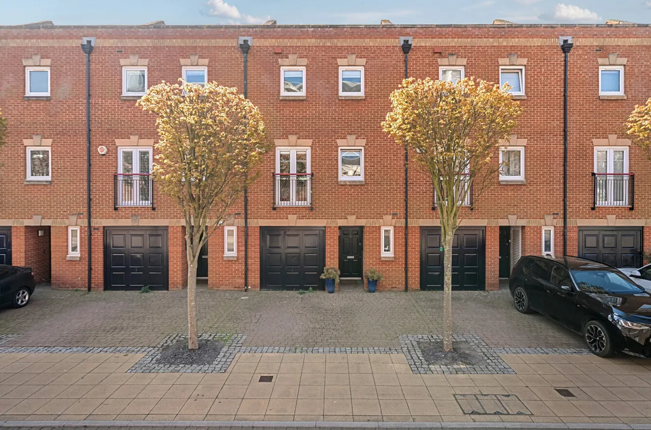 Perseus Terrace, Gunwharf Quays, PO1, photo 2