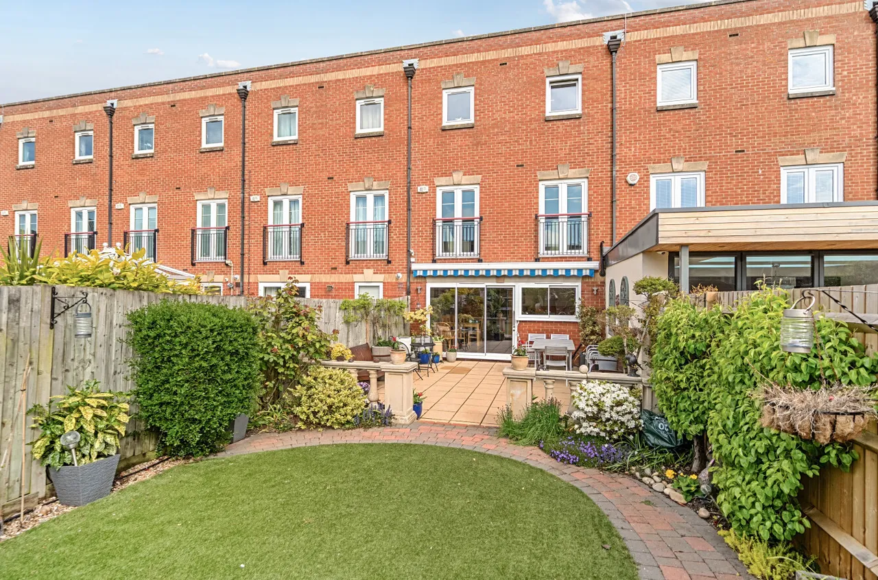 Perseus Terrace, Gunwharf Quays, PO1, photo 11