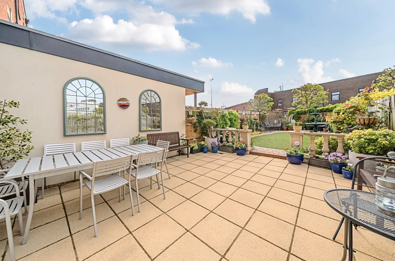 Perseus Terrace, Gunwharf Quays, PO1, photo 12