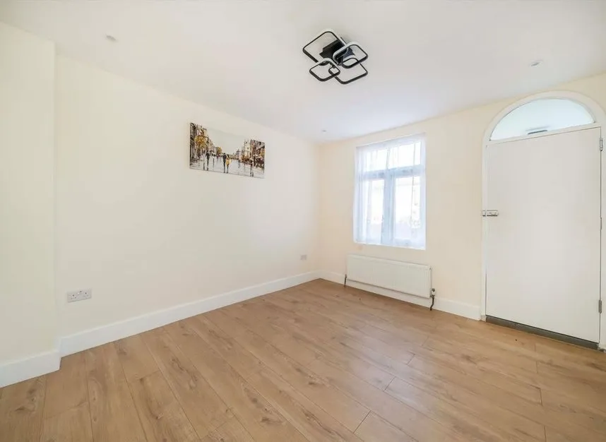 Cambridge Road, Kingston Upon Thames, KT1, photo 2