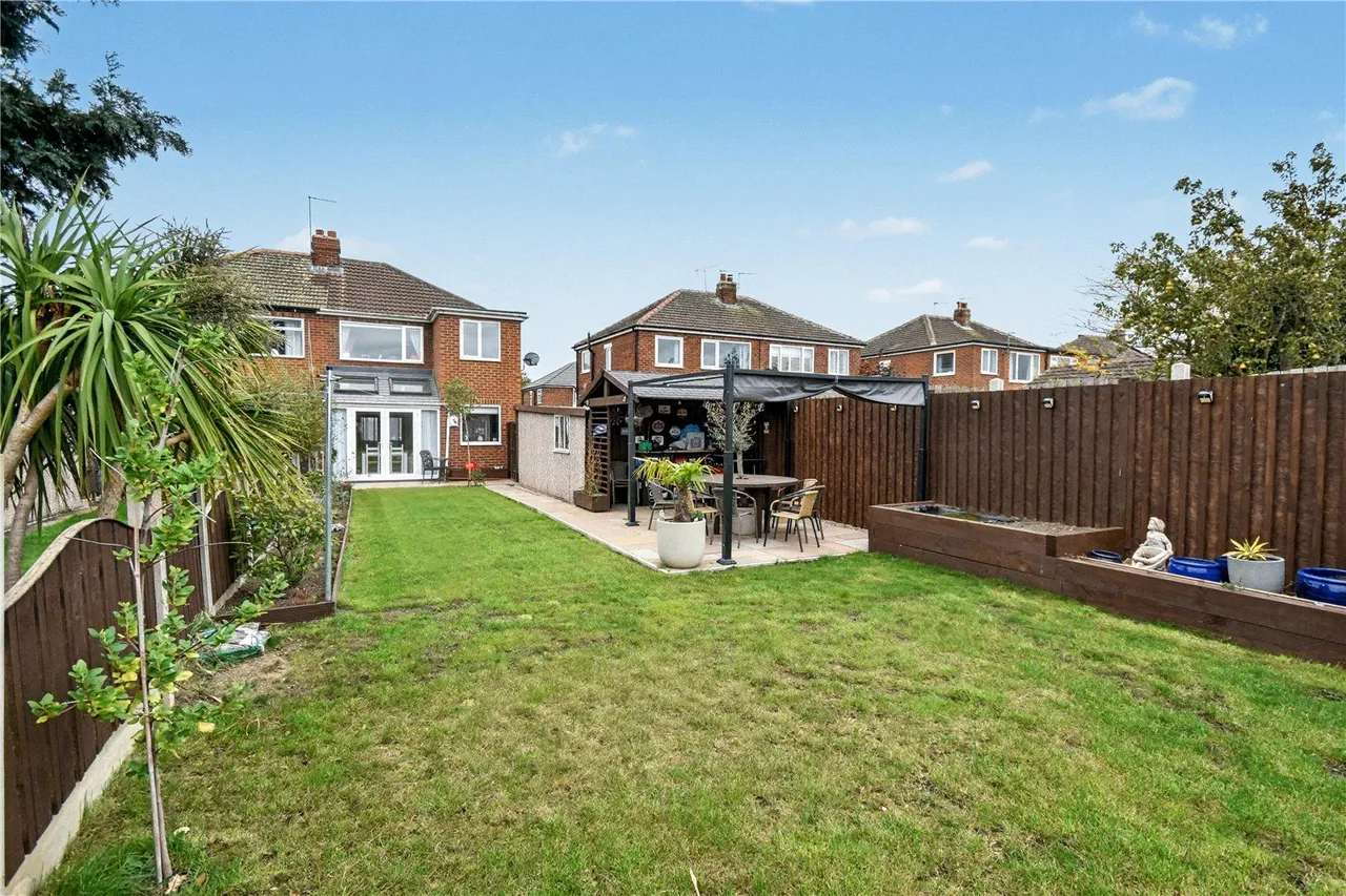 Lowther Grove, Garforth, LS25, photo 5