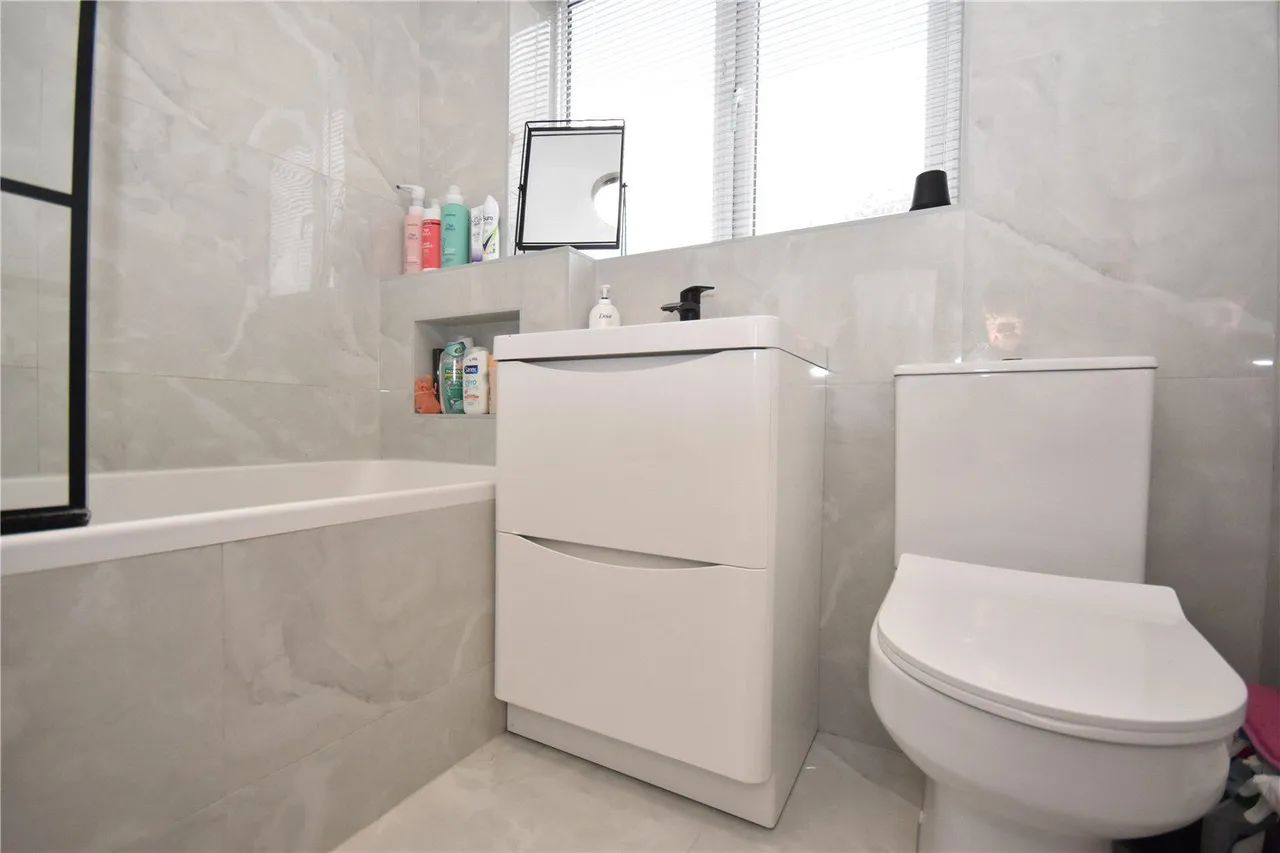Lowther Grove, Garforth, LS25, photo 8