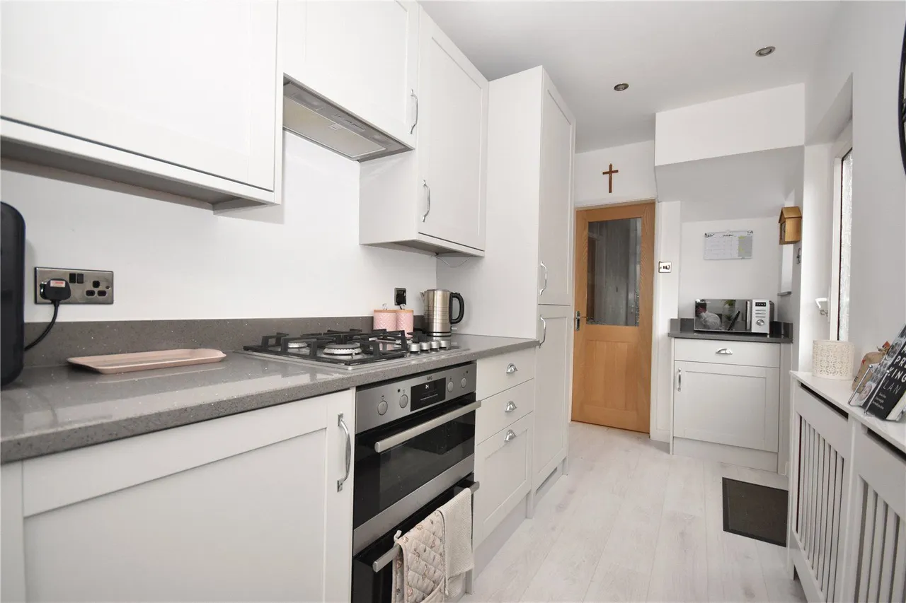 Lowther Grove, Garforth, LS25, photo 11