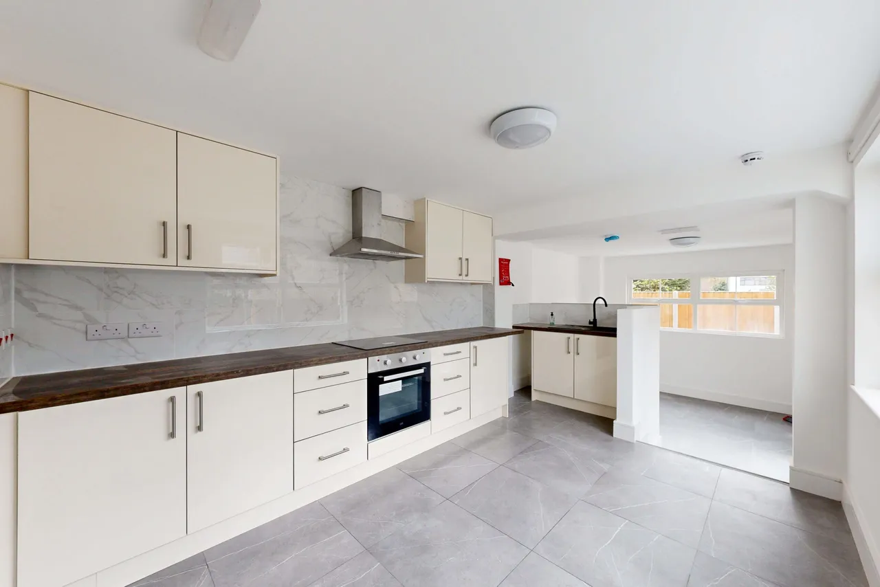 Ifield Road, Crawley, RH11, photo 10