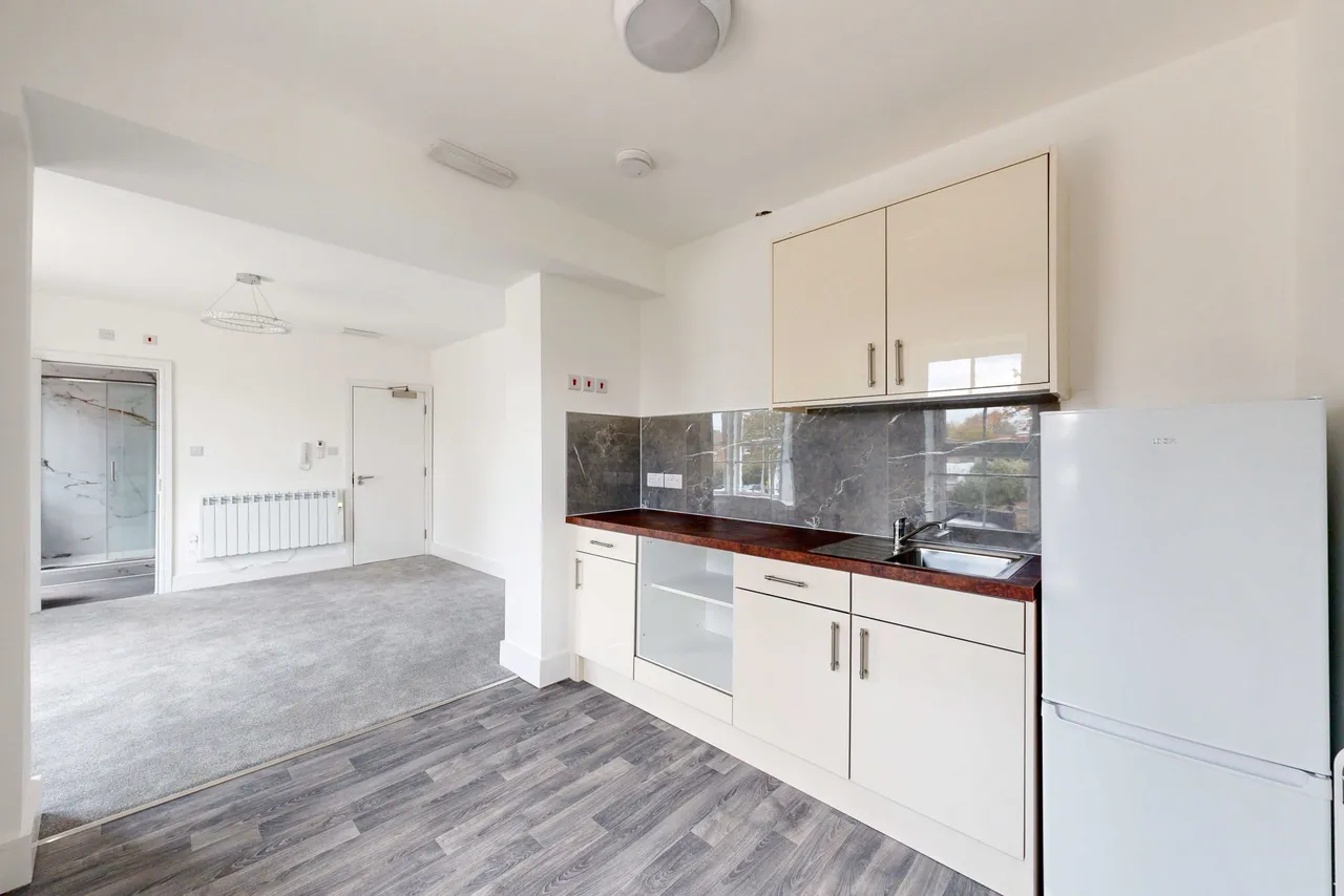 Ifield Road, Crawley, RH11, photo 5