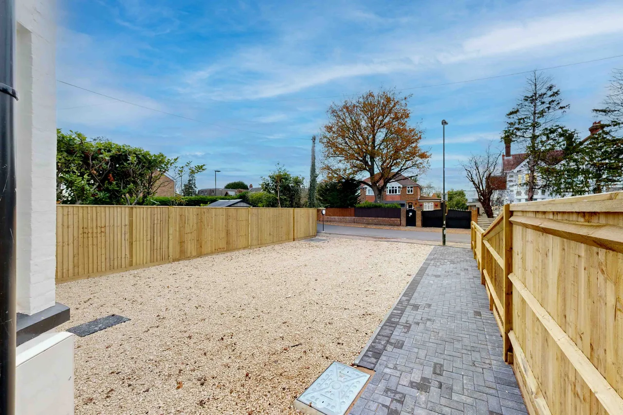 Ifield Road, Crawley, RH11, photo 8