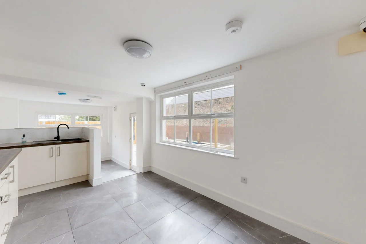 Ifield Road, Crawley, RH11, photo 11