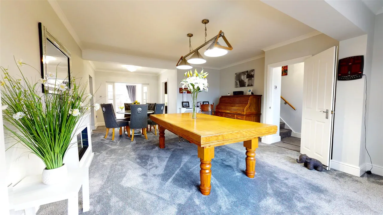 The Broadway, Loughton, IG10, photo 2