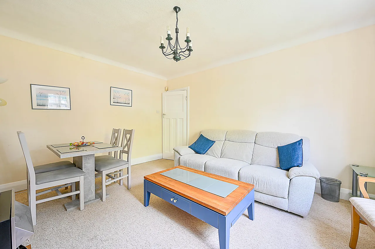 Flat 65 Norbiton Hall, Birkenhead Avenue, Kingston upon Thames, photo 4