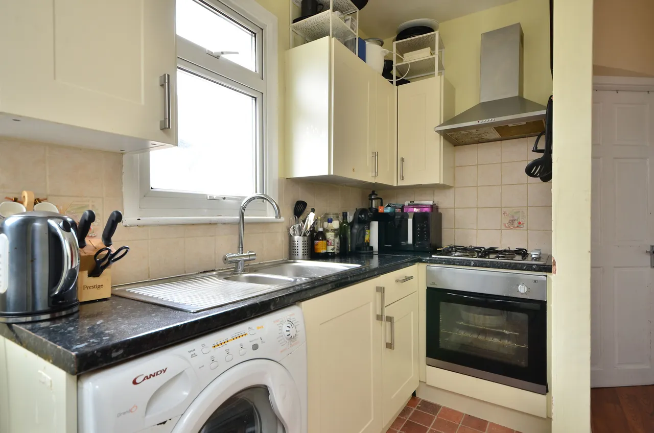 Mitcham, CR4, photo 4